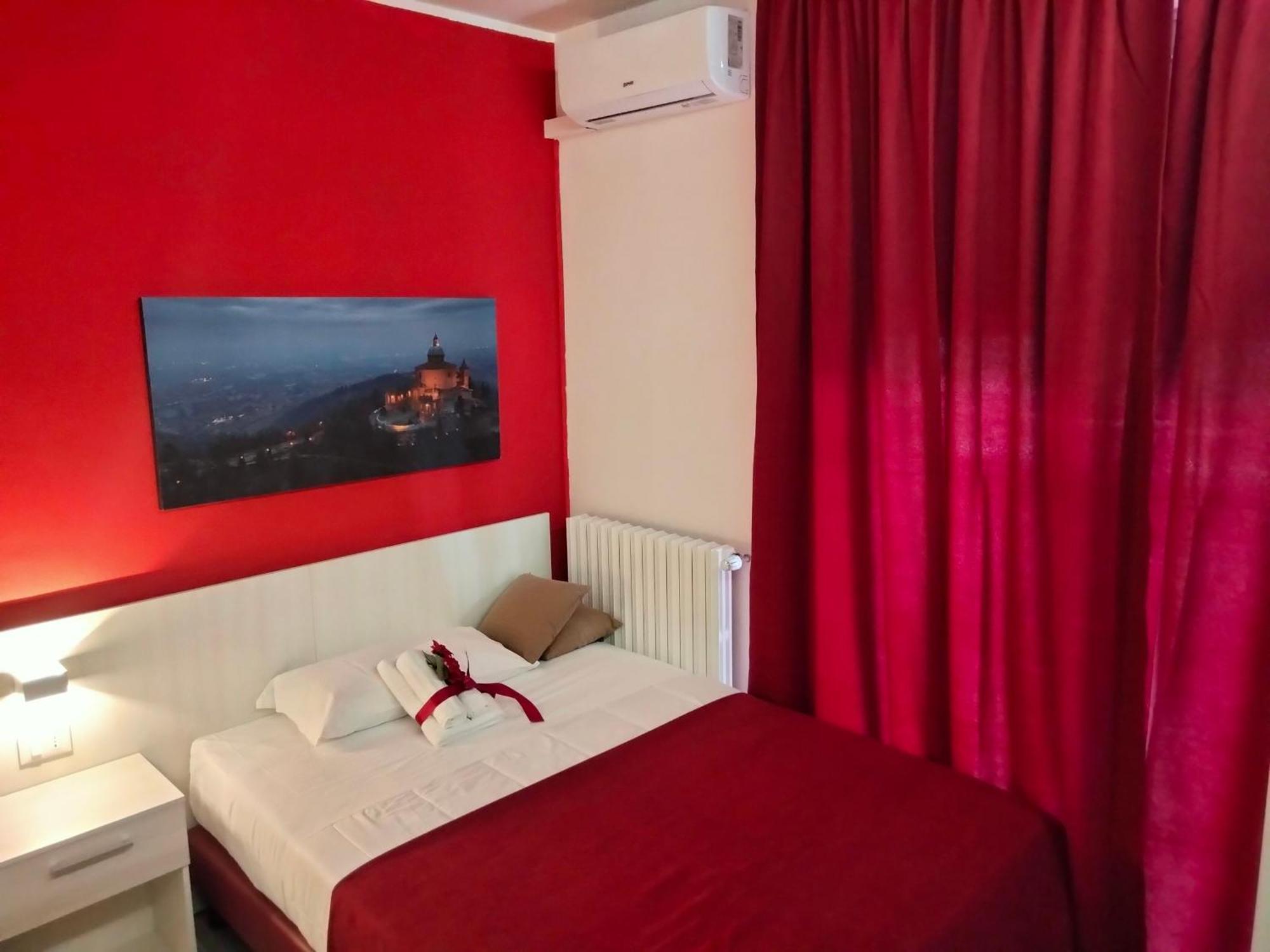 Bed End Breakfast Mary'S Tower Otel Bolonya Oda fotoğraf